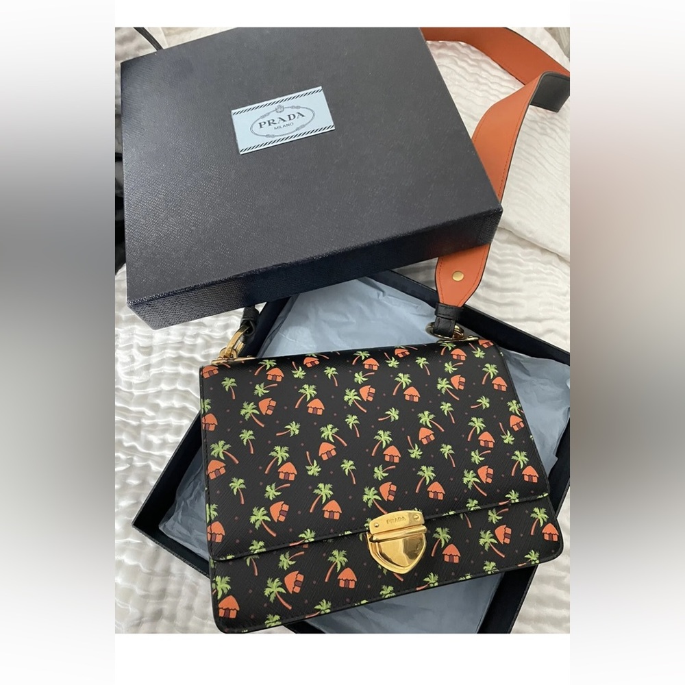 Authentic NEW NIB PRADA St Pal Tiki Palm Tree saffiano shoulder/crossbody